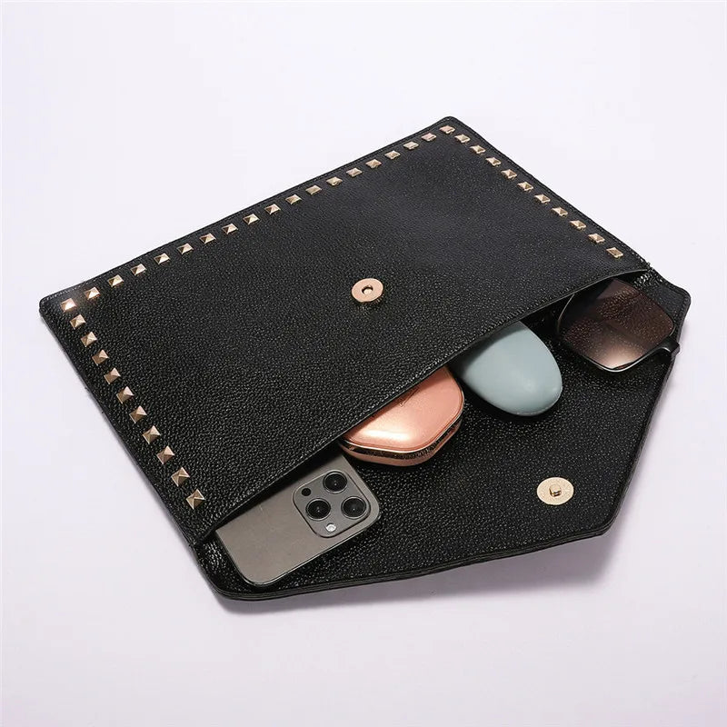 Milano Rivet Clutch